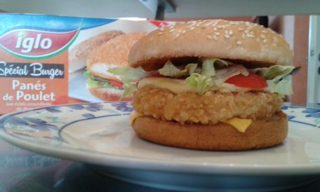 RECIPE MAIN IMAGE Burgers avec panés de poulet iglo